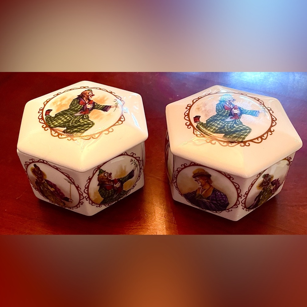 Vintage Newhall Staffordshire Bone China England Trinket Boxes, set of two
